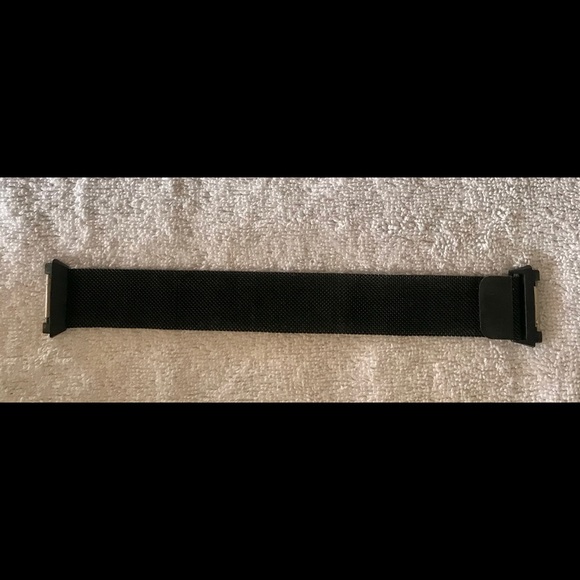 4 Ionic Fitbit band - Picture 2 of 4